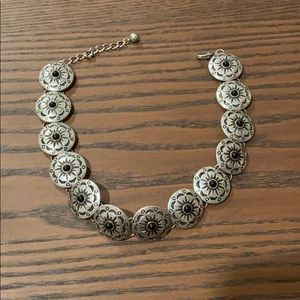 Choker necklace